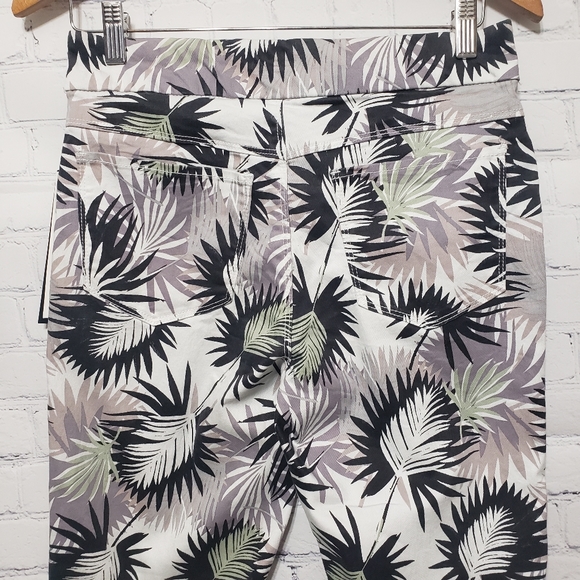 Tribal Jeans NWT Sz 4 Ankle Jegging in Jungle - Picture 7 of 11